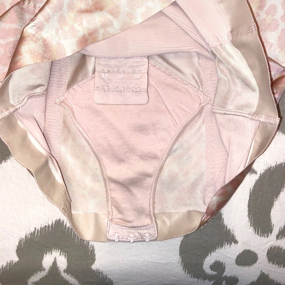 Victoria’s Secret Pink Leopard So Curvaceous Push-Up Shaping Slip with Panty - Picture 8 of 12